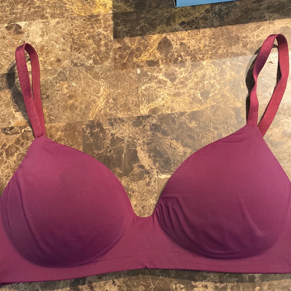 Victoria Secret tshirt bra